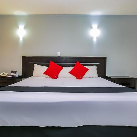 Capital O Hotel Victoria Morelia Bagian luar foto