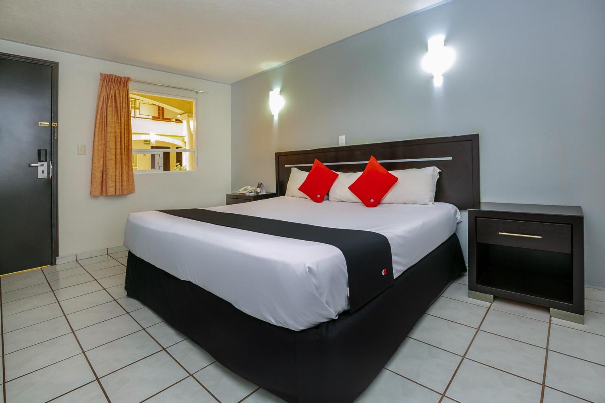 Capital O Hotel Victoria Morelia Bagian luar foto